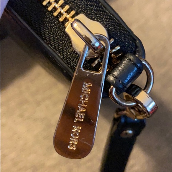 Michael Kors Wallet - Picture 4 of 6